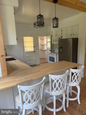1372 E WALNUT RD, Vineland, NJ 08361