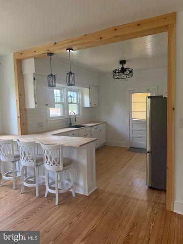1372 E WALNUT RD, Vineland, NJ 08361