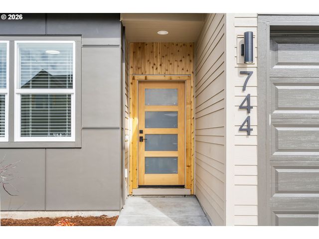 744 Se 34th St, Battle Ground, WA 98604