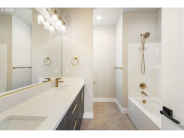 744 Se 34th St, Battle Ground, WA 98604