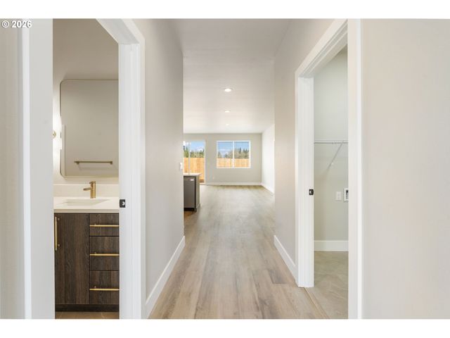 744 Se 34th St, Battle Ground, WA 98604