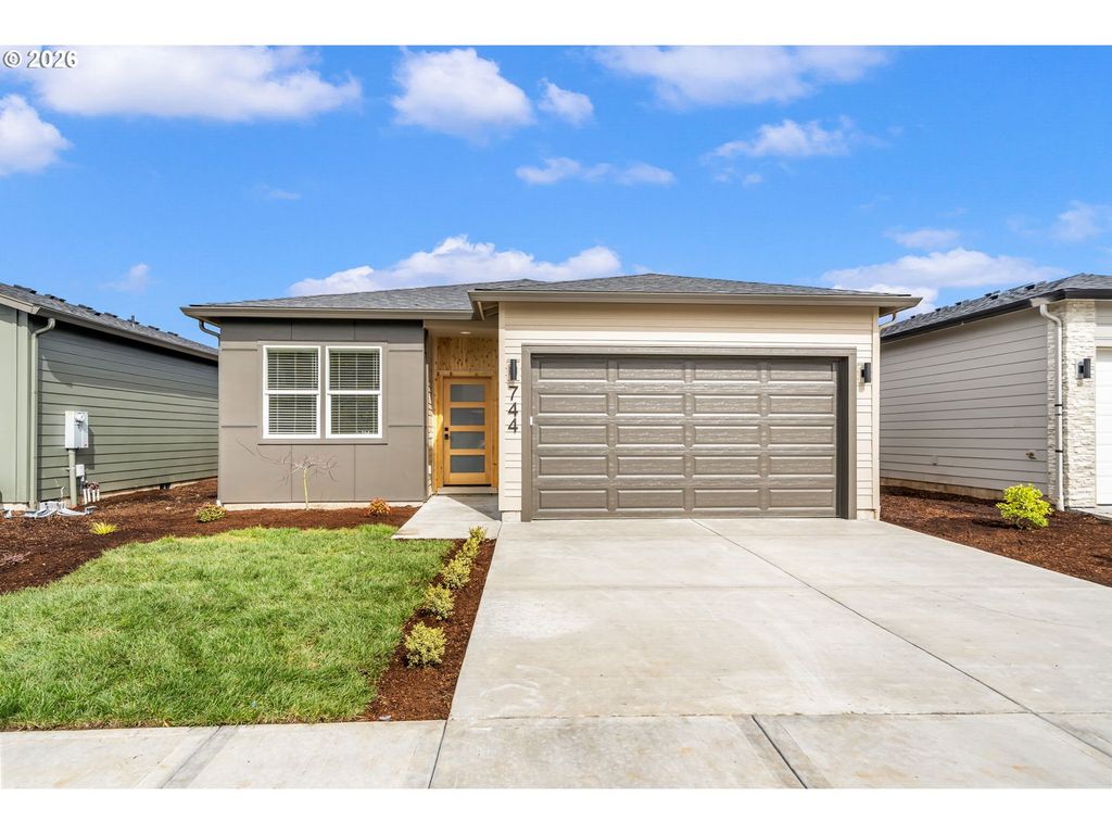 744 Se 34th St, Battle Ground, WA 98604