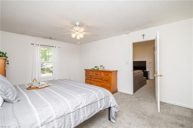 123 Willow DR, Moyock, NC 27958