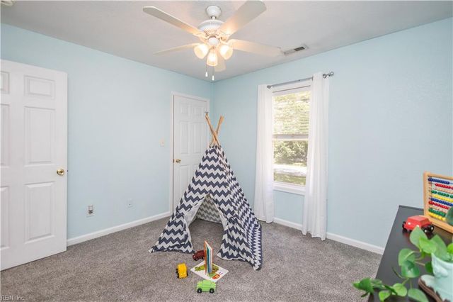 123 Willow DR, Moyock, NC 27958