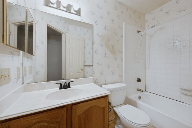 987 Downey Drive, Lewisville, TX 75067