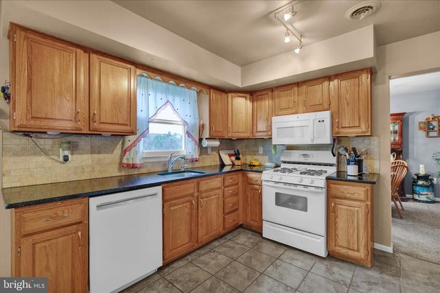 1860 S MOUNTAIN DR, Reading, PA 19608