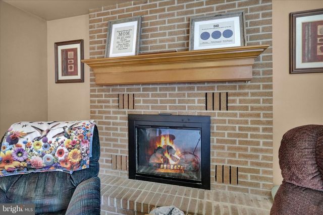 1860 S MOUNTAIN DR, Reading, PA 19608