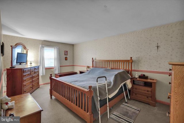 1860 S MOUNTAIN DR, Reading, PA 19608