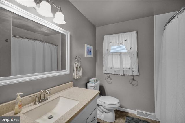 1860 S MOUNTAIN DR, Reading, PA 19608