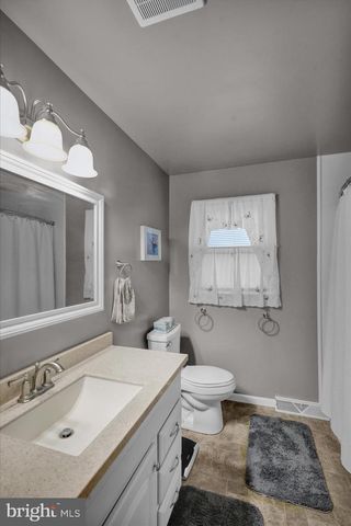 1860 S MOUNTAIN DR, Reading, PA 19608