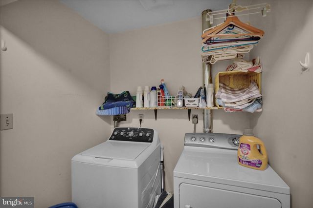 1860 S MOUNTAIN DR, Reading, PA 19608