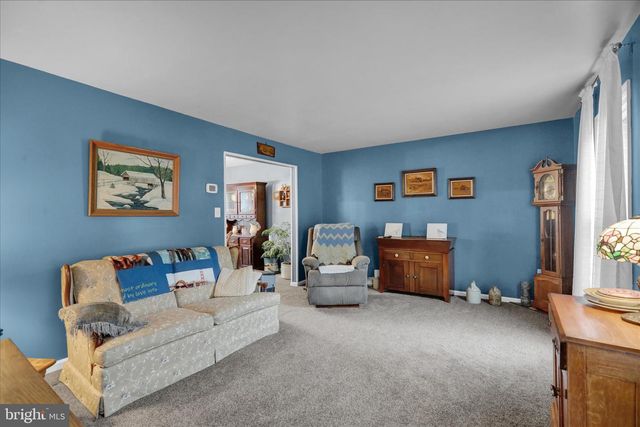 1860 S MOUNTAIN DR, Reading, PA 19608