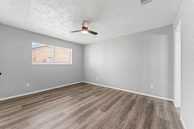 3218 Wuthering Heights Drive, Houston, TX 77045