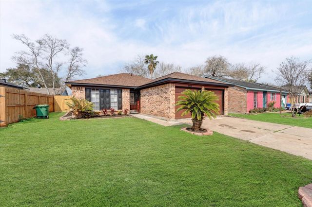 3218 Wuthering Heights Drive, Houston, TX 77045