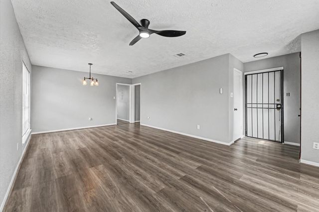 3218 Wuthering Heights Drive, Houston, TX 77045