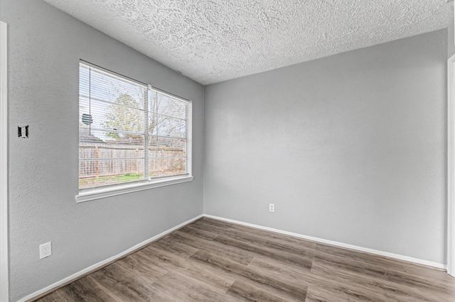 3218 Wuthering Heights Drive, Houston, TX 77045