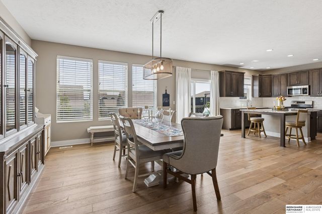 12121 S 209 Avenue, Gretna, NE 68028