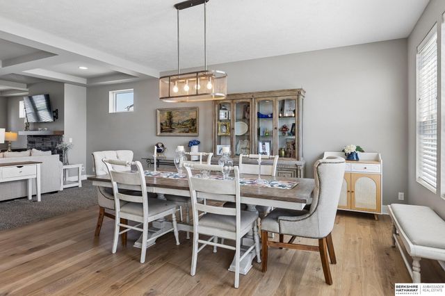 12121 S 209 Avenue, Gretna, NE 68028