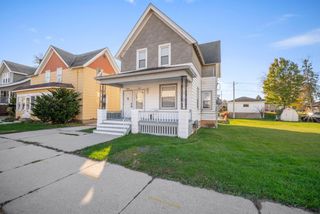 1047 W Washington STREET, West Bend, WI 53095
