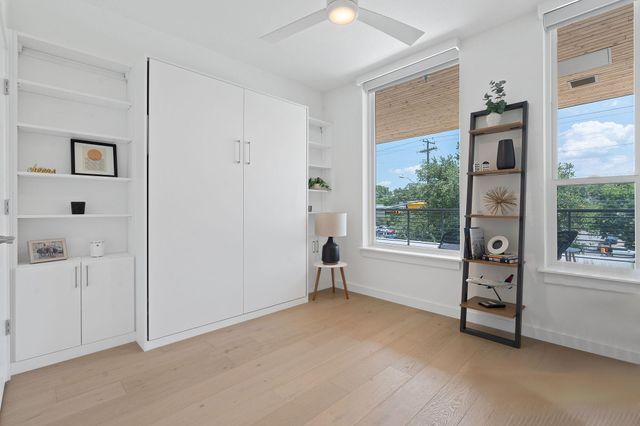 1600 S 1st ST 206, Austin, TX 78704