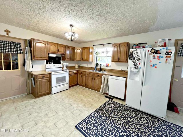 276 Old Highway 11, Sweetwater, TN 37874