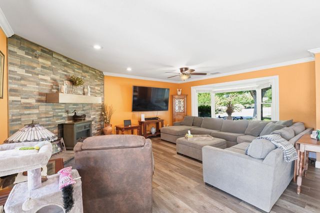 232 Trout Lake Drive, Sanger, CA 93657
