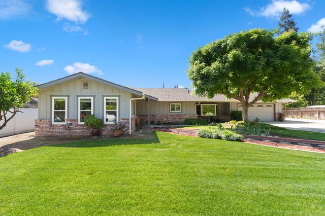 232 Trout Lake Drive, Sanger, CA 93657