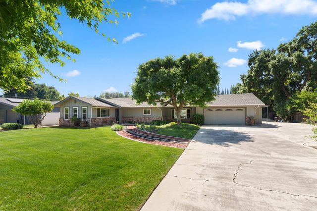 232 Trout Lake Drive, Sanger, CA 93657