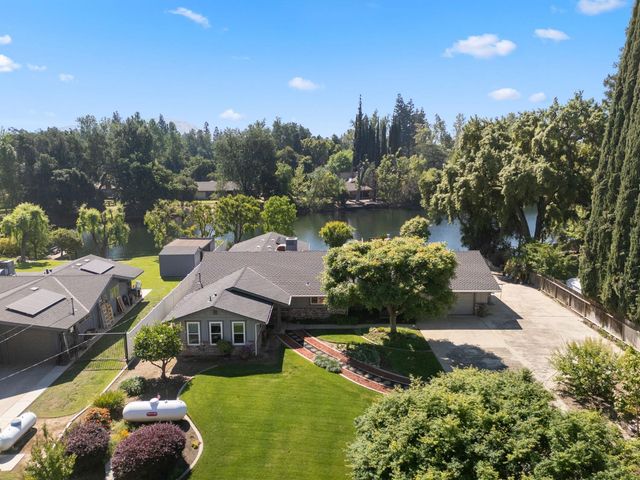232 Trout Lake Drive, Sanger, CA 93657