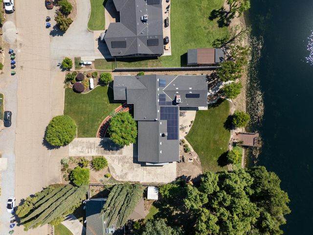 232 Trout Lake Drive, Sanger, CA 93657