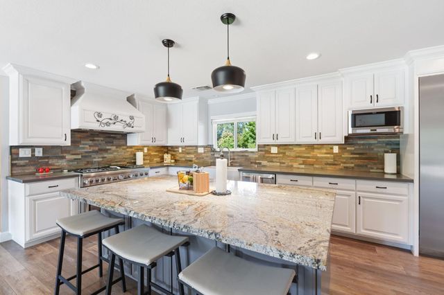 232 Trout Lake Drive, Sanger, CA 93657
