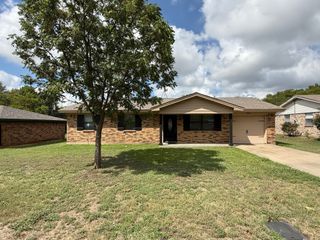 231 Redbud Street, Rhome, TX 76078