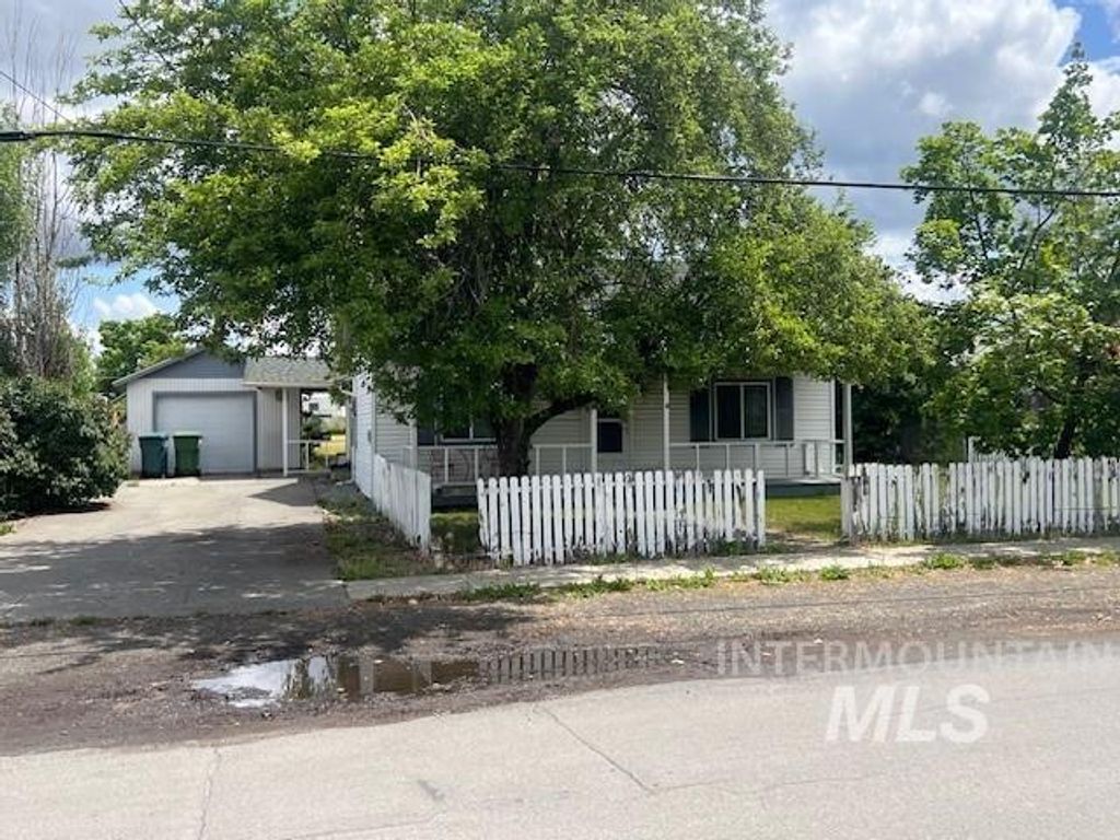 313 N C, Grangeville, ID 83530