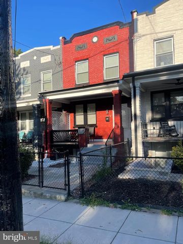 1720 16TH ST SE #B, Washington, DC 20020