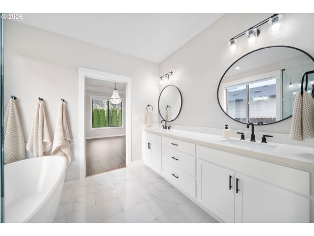 13512 Ne 62ND Ct, Vancouver, WA 98686