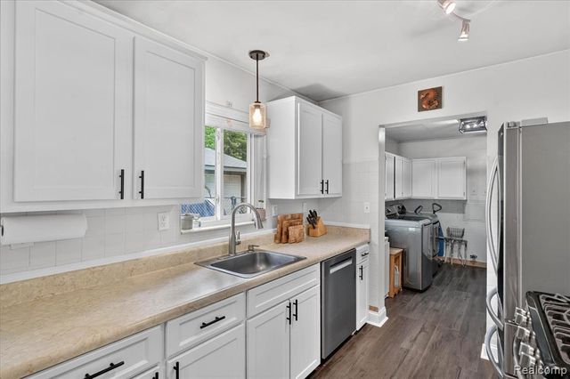 2614 Penna Drive, West Bloomfield, MI 48324