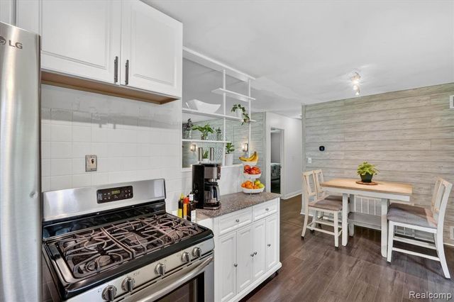 2614 Penna Drive, West Bloomfield, MI 48324