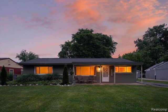 2614 Penna Drive, West Bloomfield, MI 48324