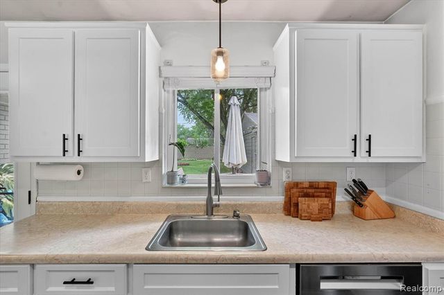 2614 Penna Drive, West Bloomfield, MI 48324