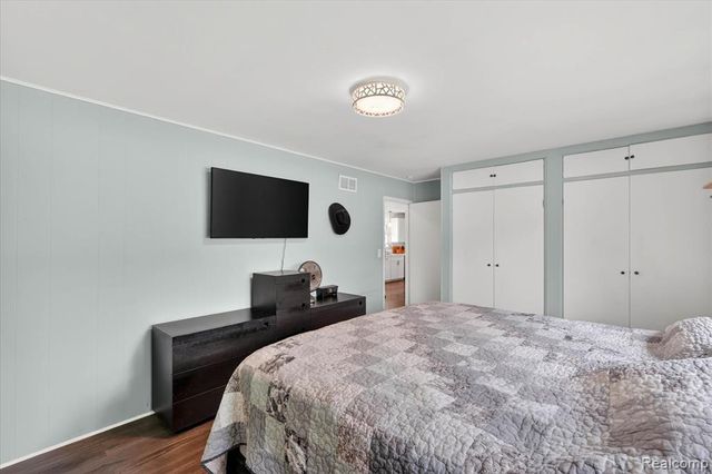 2614 Penna Drive, West Bloomfield, MI 48324
