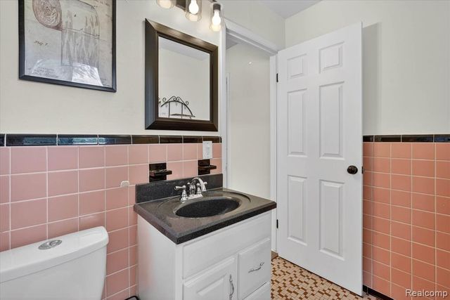 2614 Penna Drive, West Bloomfield, MI 48324