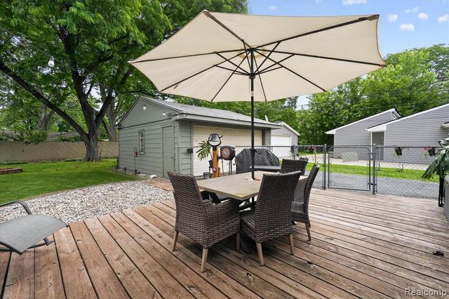 2614 Penna Drive, West Bloomfield, MI 48324