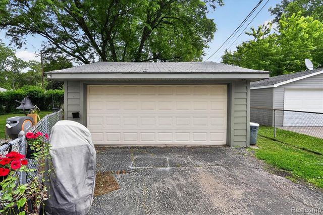 2614 Penna Drive, West Bloomfield, MI 48324