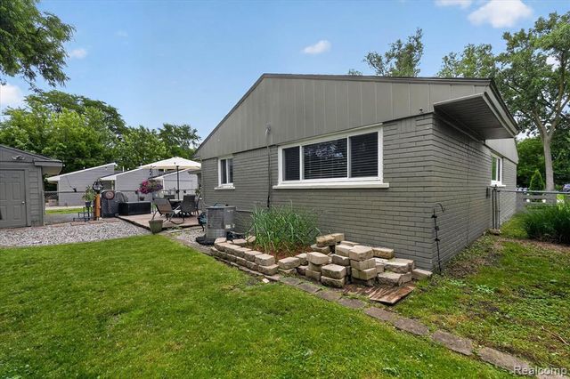 2614 Penna Drive, West Bloomfield, MI 48324