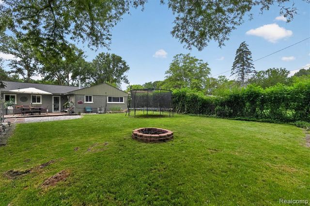 2614 Penna Drive, West Bloomfield, MI 48324