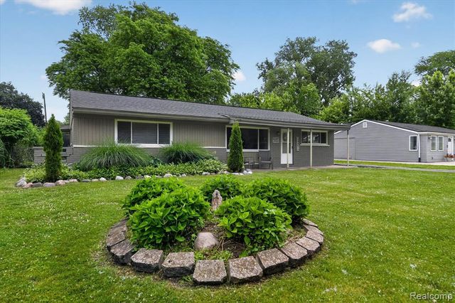 2614 Penna Drive, West Bloomfield, MI 48324