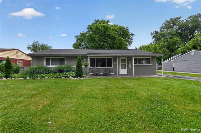 2614 Penna Drive, West Bloomfield, MI 48324