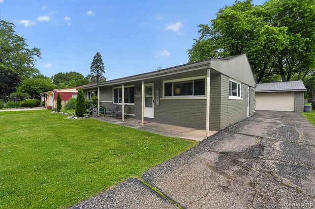 2614 Penna Drive, West Bloomfield, MI 48324