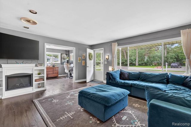 2614 Penna Drive, West Bloomfield, MI 48324