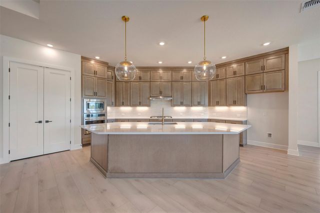 104 Rees Landing RD, Spicewood, TX 78669